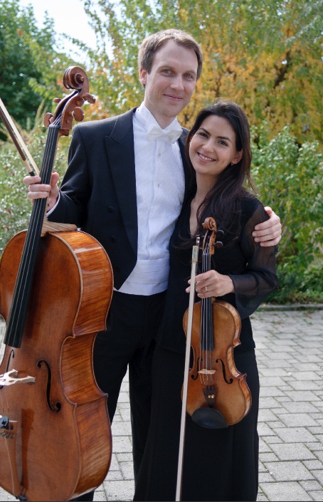 Sebastian Diezig cello black and white photo